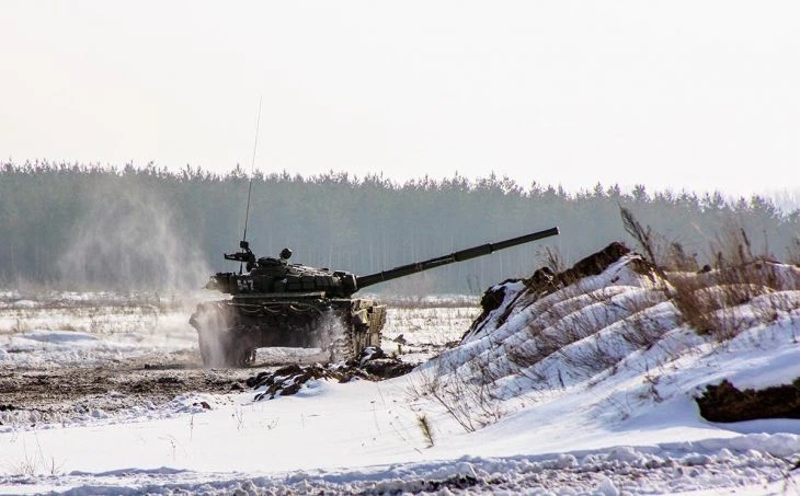 Σε ρόλο πυροβολικού τα Τ-72 – Νέες τακτικές από τους Ρώσους